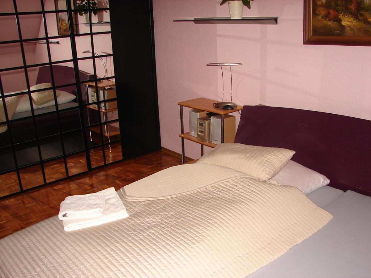 Ferienhaus Messezimmer Laatzen Apo 3 *