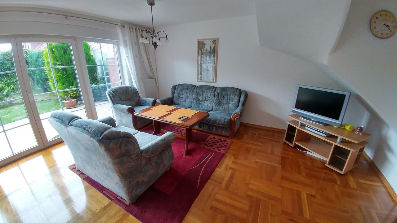 Ferienhaus Messezimmer Laatzen Apo 3 *